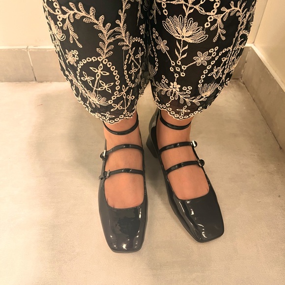 Faux patent leather block heels shoes by ZARA. - Picture 1 of 3